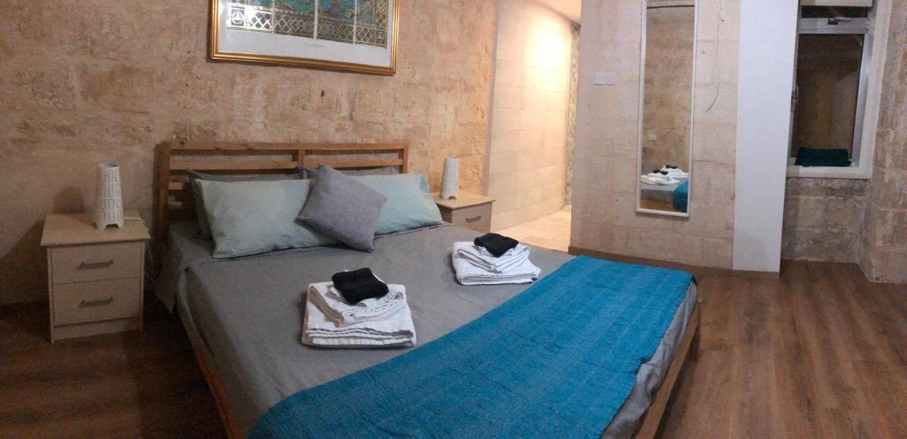 Floriana Cosy Townhouse Lägenhet Exteriör bild