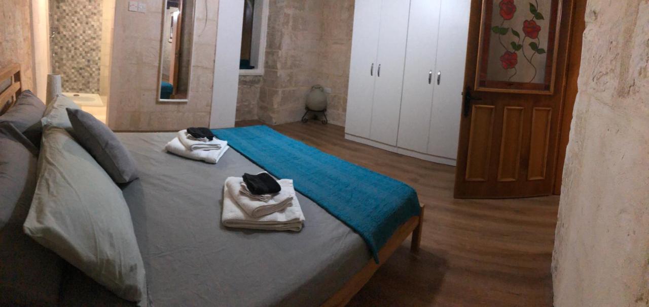 Floriana Cosy Townhouse Lägenhet Exteriör bild