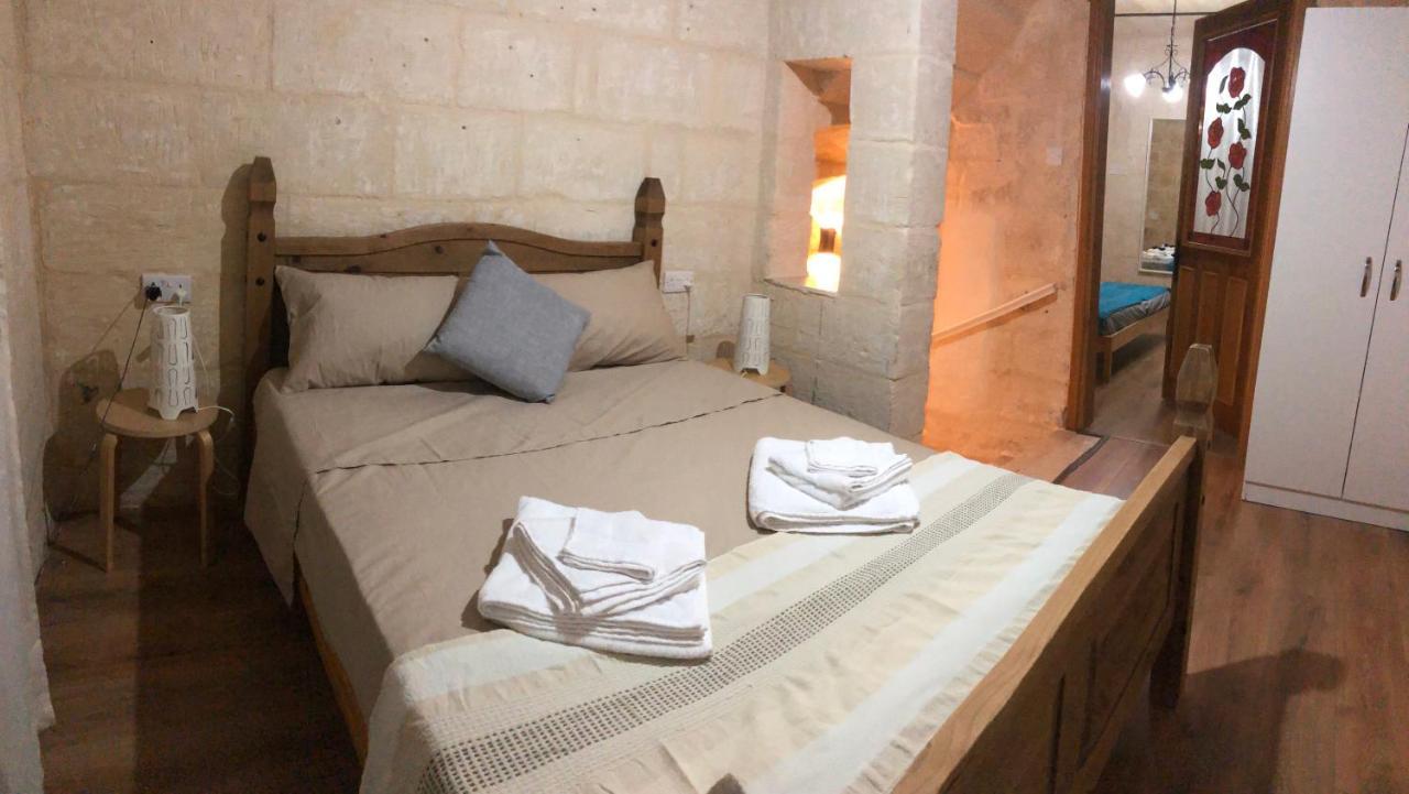 Floriana Cosy Townhouse Lägenhet Exteriör bild