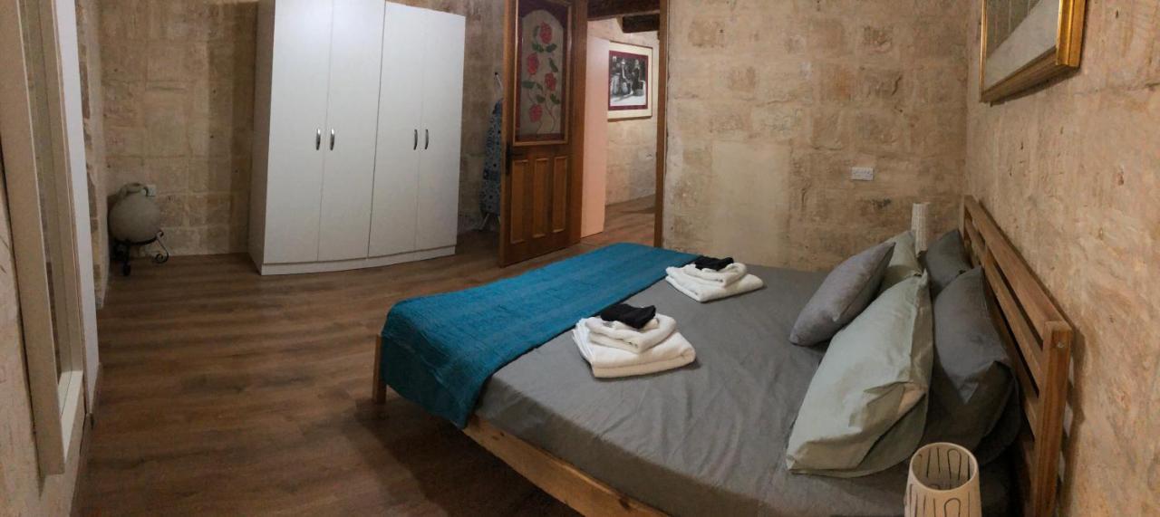 Floriana Cosy Townhouse Lägenhet Exteriör bild