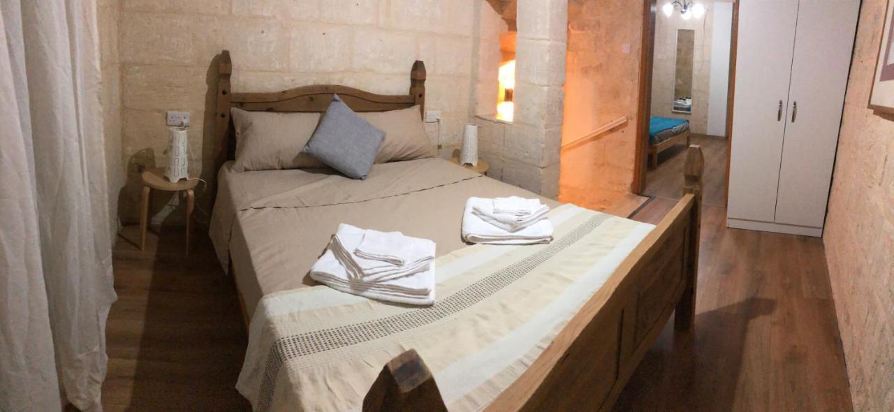 Floriana Cosy Townhouse Lägenhet Exteriör bild
