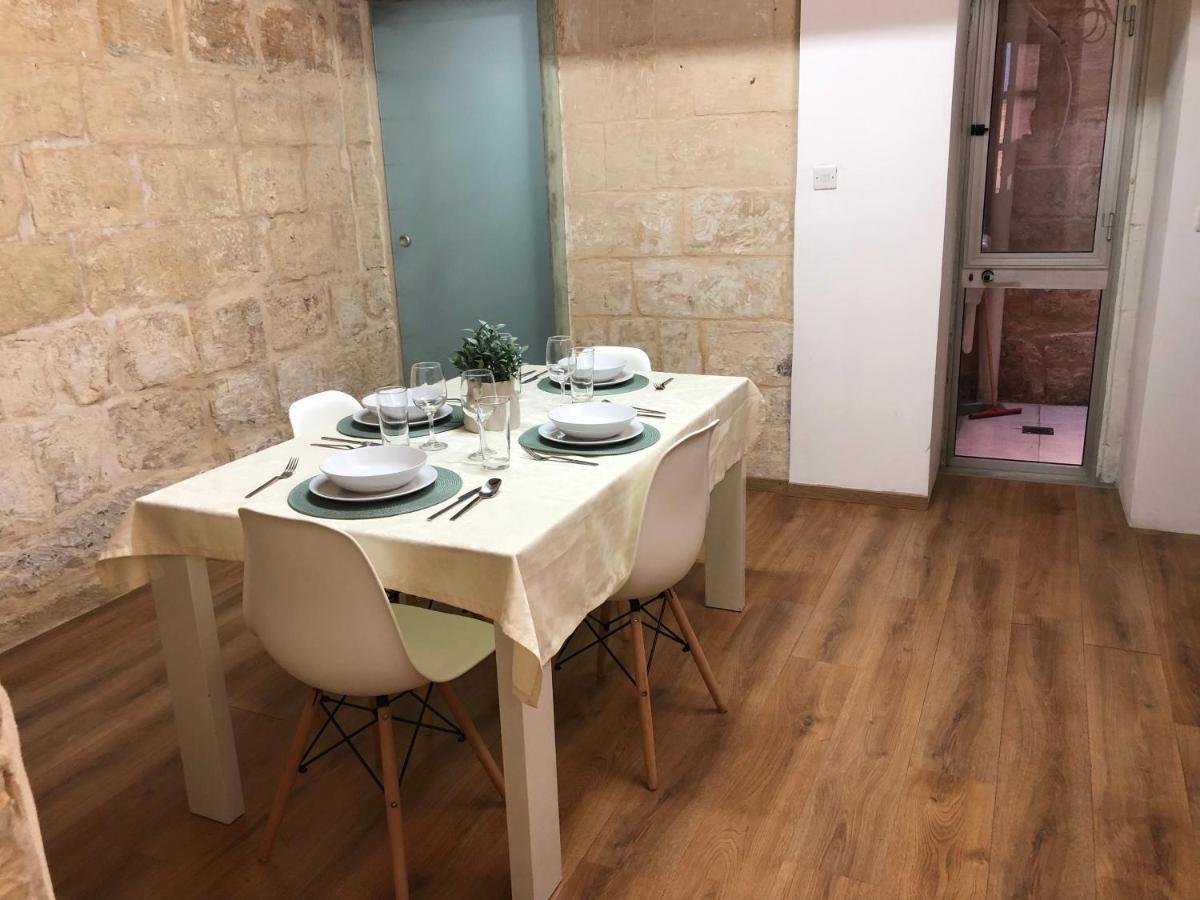 Floriana Cosy Townhouse Lägenhet Exteriör bild
