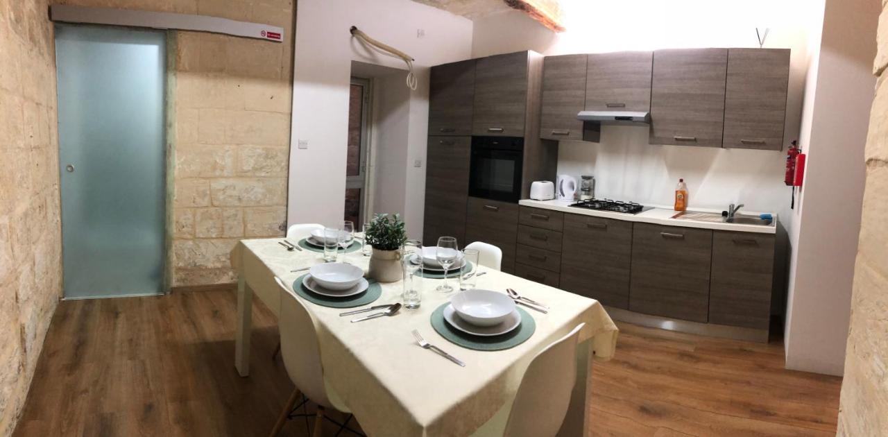 Floriana Cosy Townhouse Lägenhet Exteriör bild